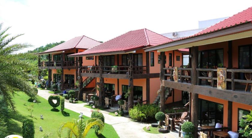 Chomview Resort Lanta - image 25