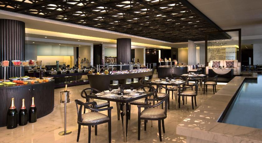 Sofitel Abu Dhabi Corniche - image 14