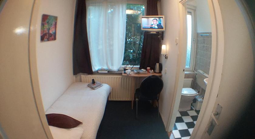 Image of Single Room with Private Bathroom 0