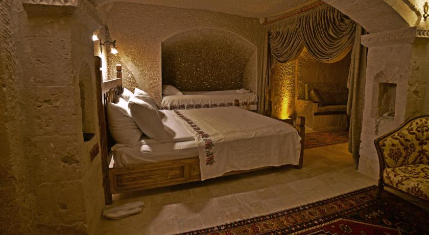 Grand Cave Suites