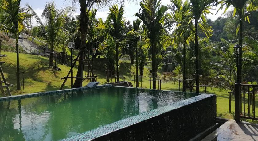 Chom Thong Thanburi Resort 3-Star Hotel suite