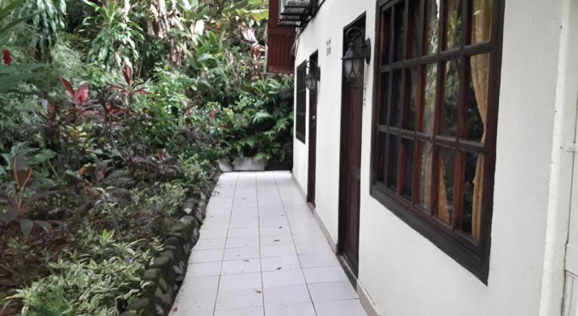 Image of Double Room with Garden View 6