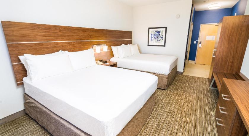 Holiday Inn Express & Suites Las Vegas I-215 S Beltway