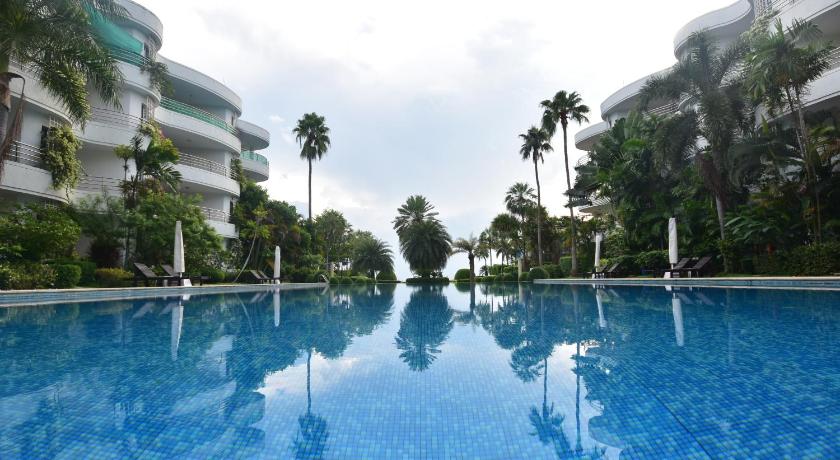 Hua Hin Beachfront Condo With Beach Access & Pools - image 23