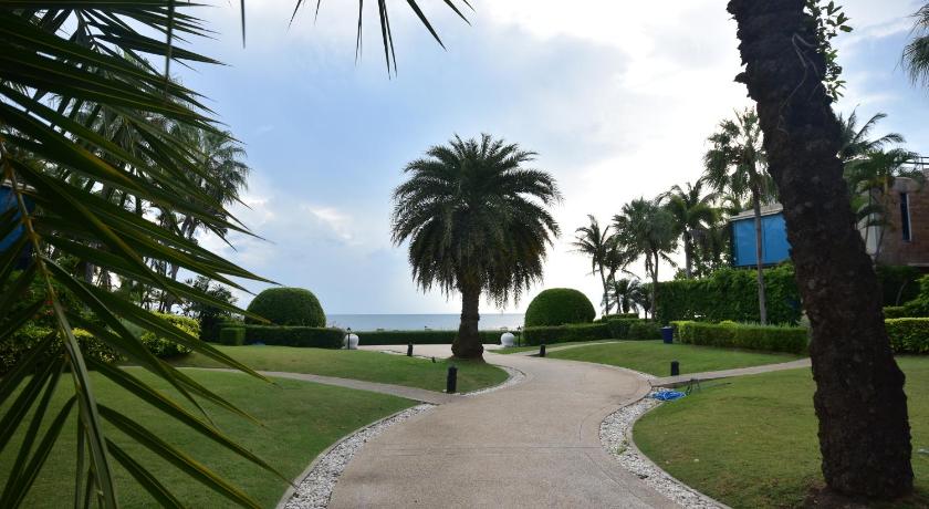 Hua Hin Beachfront Condo With Beach Access & Pools - image 29