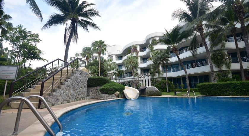Hua Hin Beachfront Condo With Beach Access & Pools - image 12