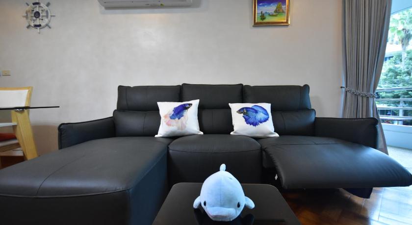 Hua Hin Beachfront Condo With Beach Access & Pools - image 28