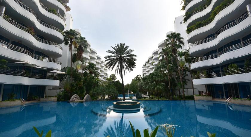 Hua Hin Beachfront Condo With Beach Access & Pools - image 22