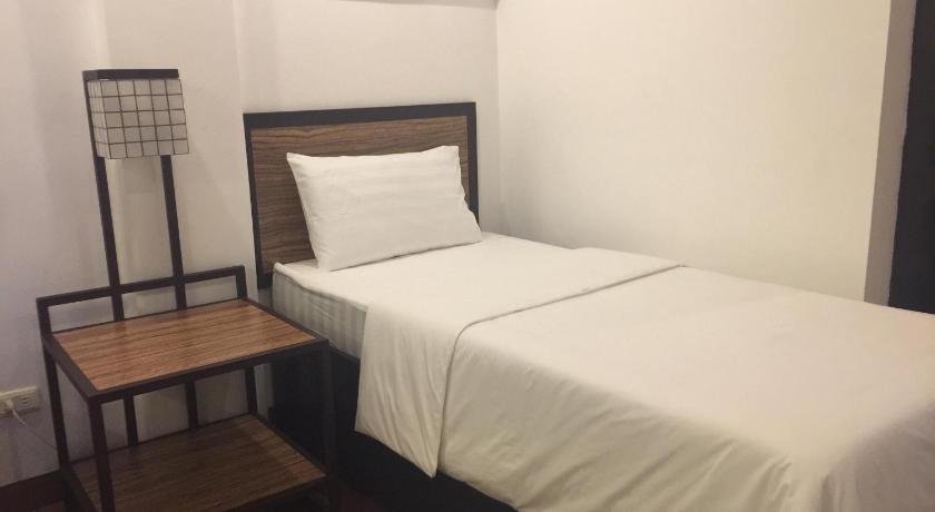Image of Deluxe Triple Room 6