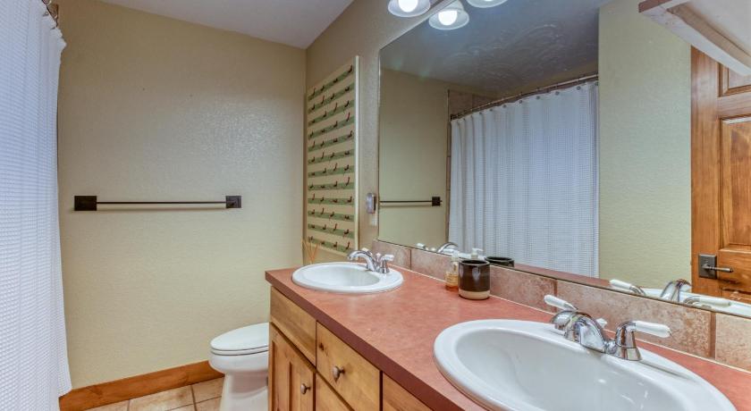 Kicking Horse Hideaway & Retreat photo