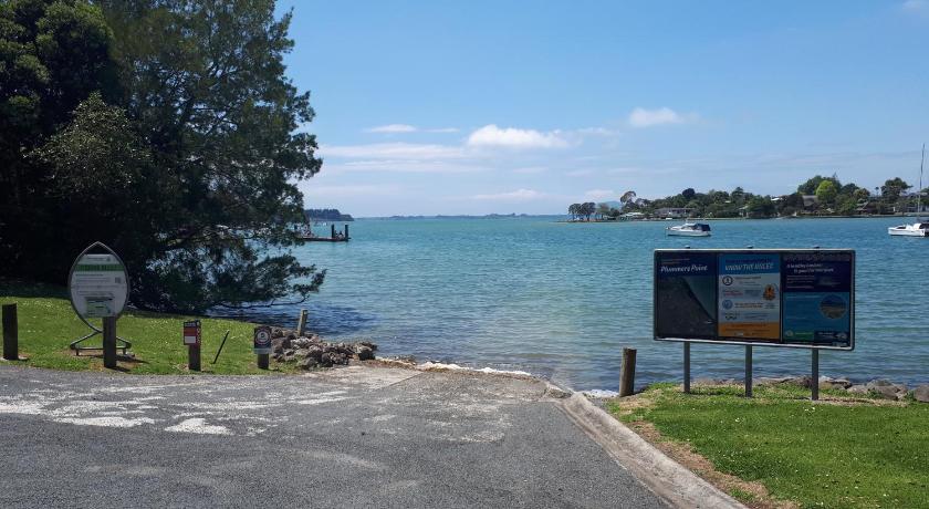 Guest house on Plummers Point photo