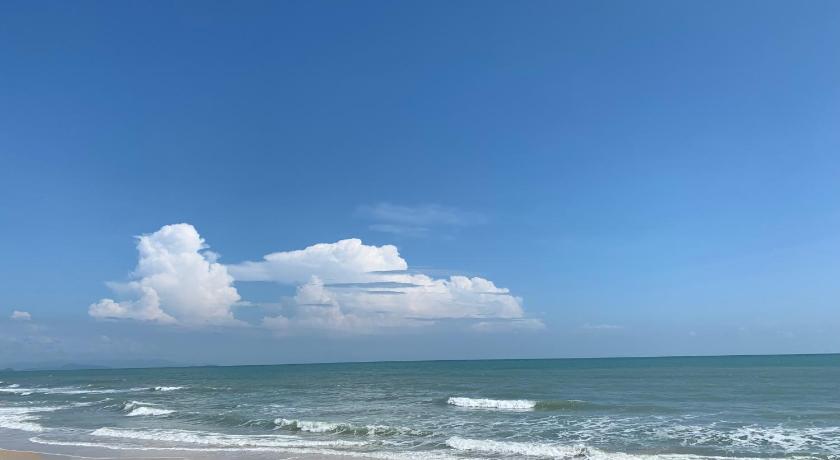 Wis Beach Khanom photo
