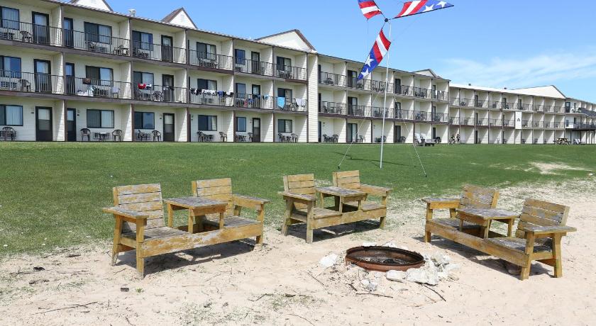 Bavarian Haus Lakefront Inn photo