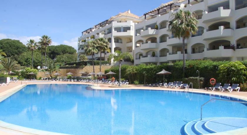 Hacienda Playa Marbella 300 m playa — Hotel in Marbella
