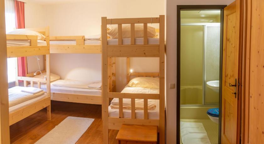 Image of Bunk Bed in Mixed Dormitory Room 0
