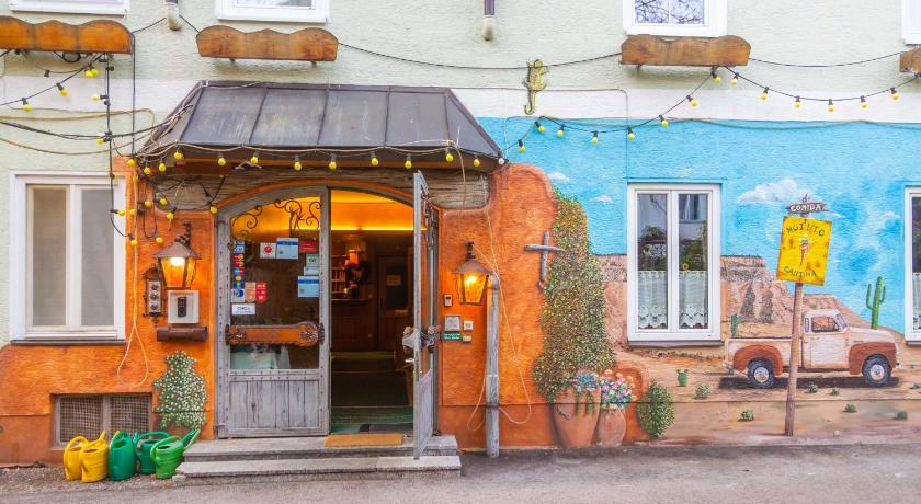 Hotel-Garni &amp; Hostel Sandwirt — Hotel in Bad Ischl