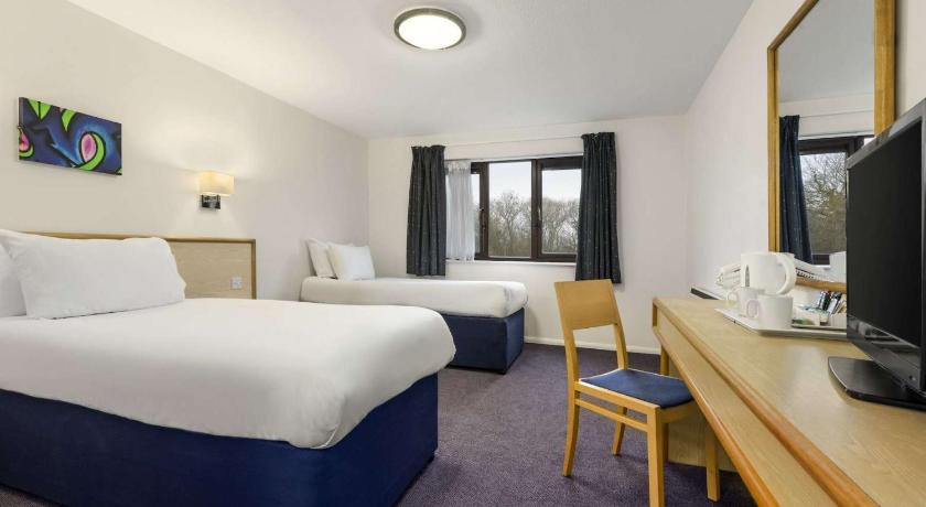 Days Inn by Wyndham Bridgend Cardiff M4