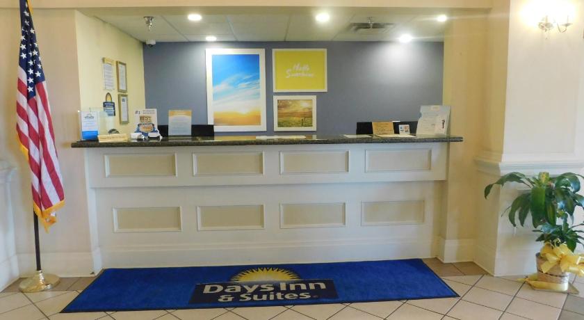 Days Inn & Suites by Wyndham Pocahontas photo