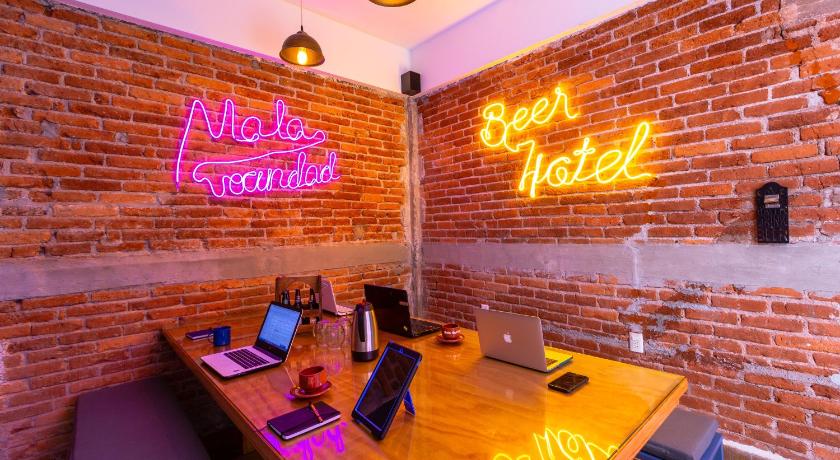 Mala Vecindad Beer Hotel