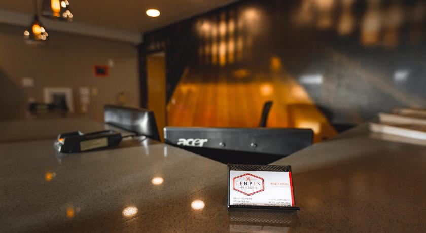 Ten Pin Inn & Suites photo