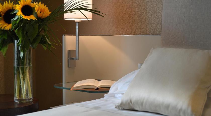 Image of Single Classic French Bed 10