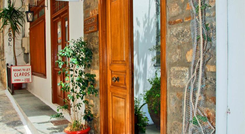 Glaros Guesthouse — Hotel in Idra