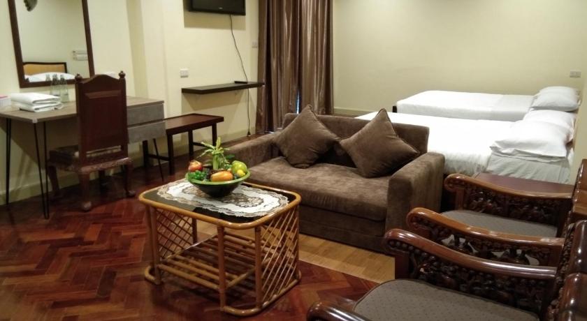 Image of Grand Triple Room 4