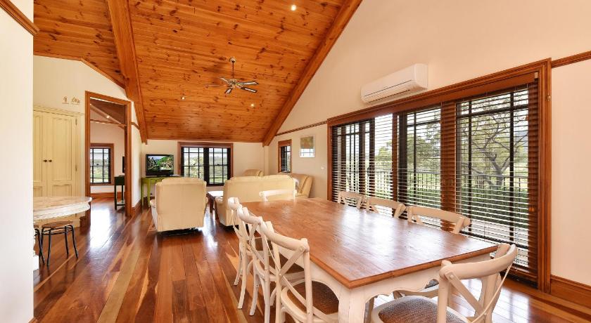 Bon Villa Vineyard Estate Luxury Set Right In The Vines And