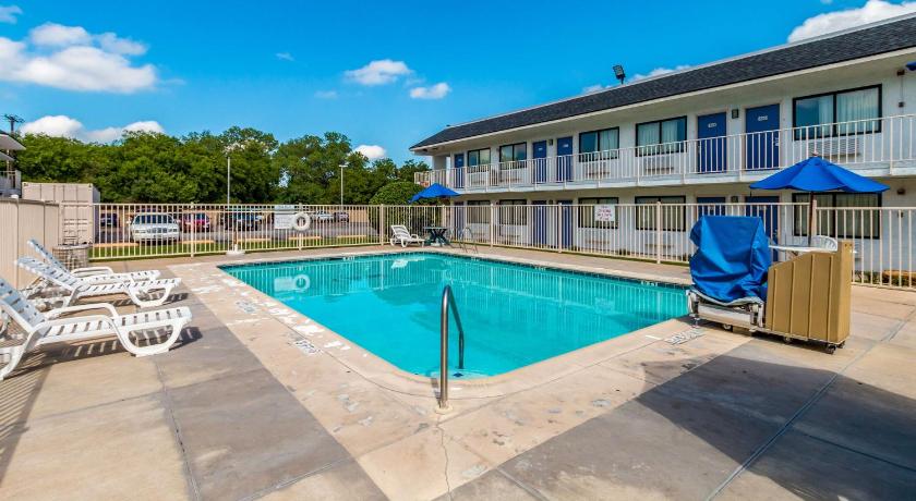 Motel 6-Bellmead, TX - Waco