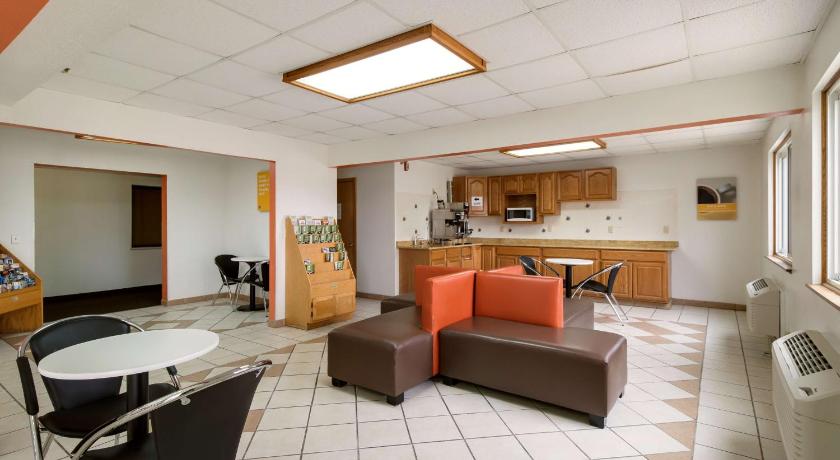 Motel 6-Davenport, IA photo