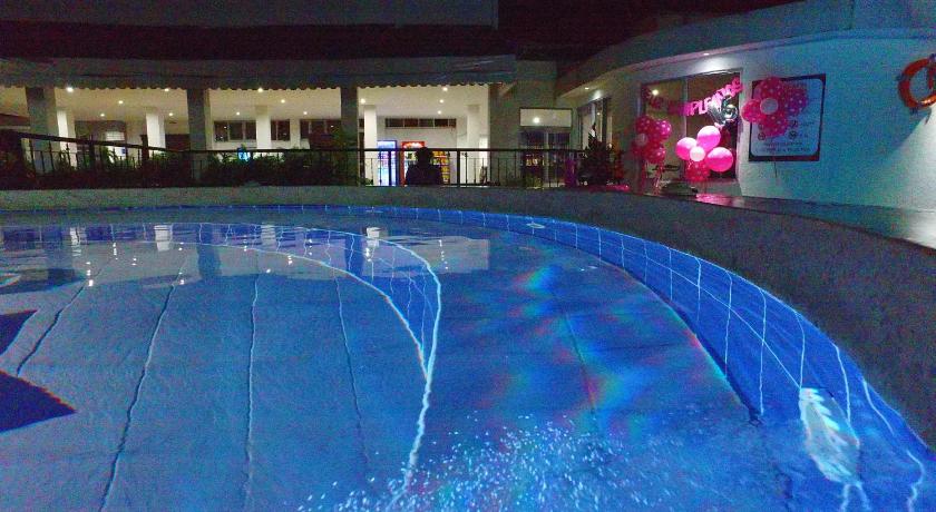 Hotel Cafe Plaza — Hotel in Tulua