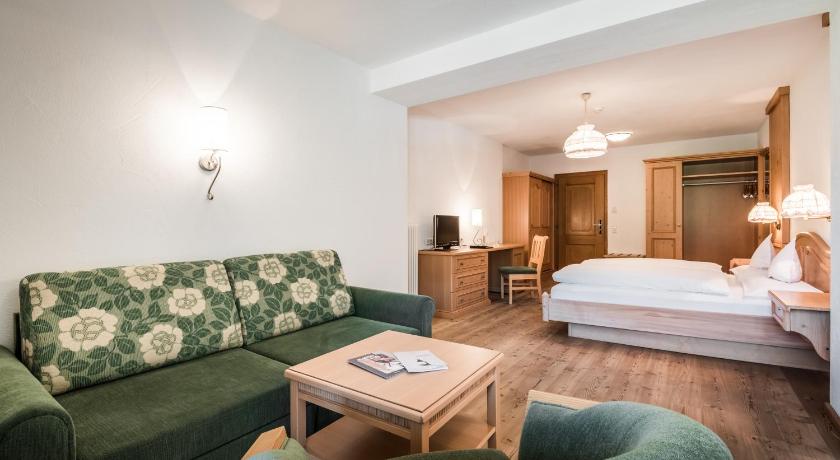 Marebbe Hotel Mareo Dolomites 4-Star Hotel restaurant