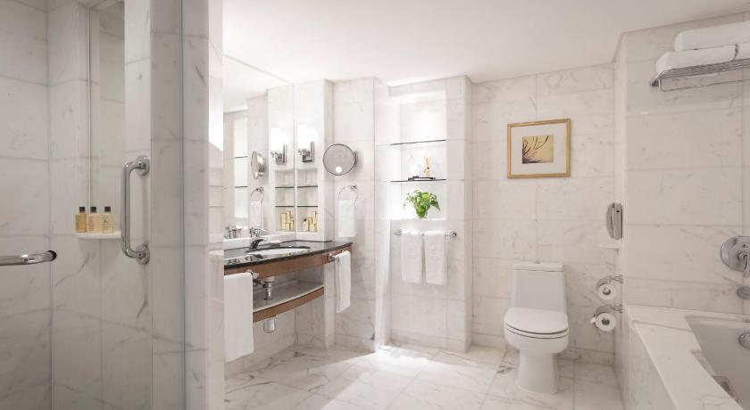Image of Premier Harbour View Suite 1 King 2