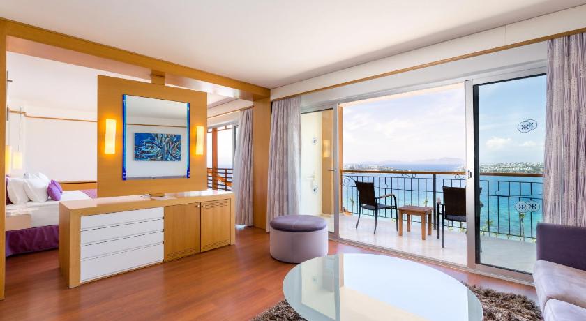 Image of Honeymoon Suite 0