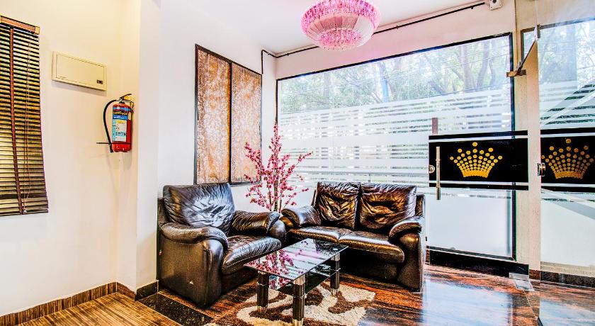 FabHotel Corporate Crown - Nr. Jyoti Nivas University - image 5