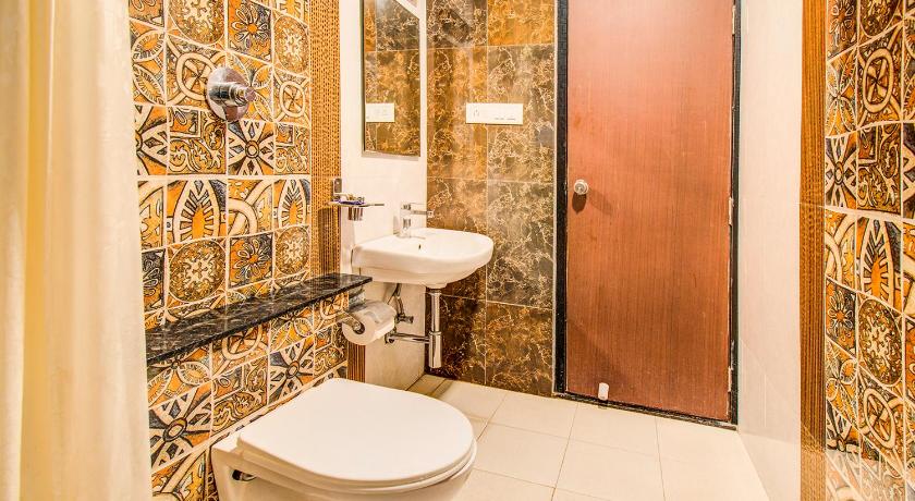 FabHotel Corporate Crown - Nr. Jyoti Nivas University - image 17