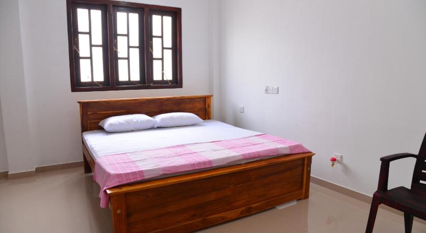 Roshan's Guest House — Hotel in Hikkaduwa