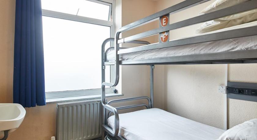 Image of 1 Person in 6-Bed Dormitory - Mixed 9