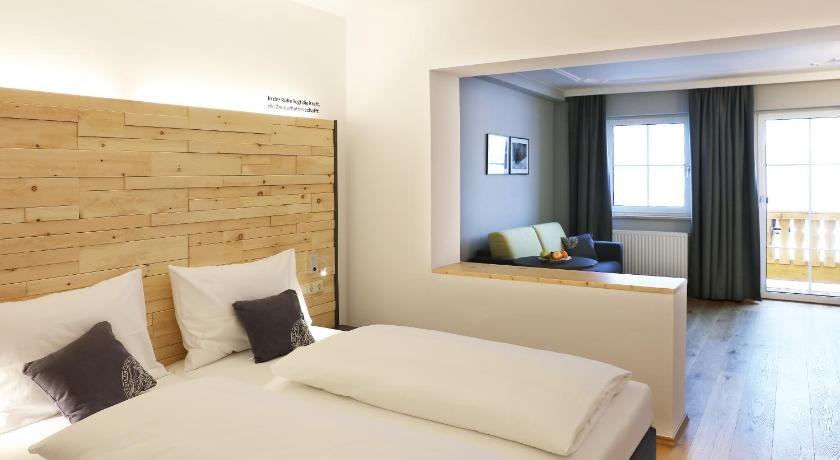 Image of Deluxe Double Room 4