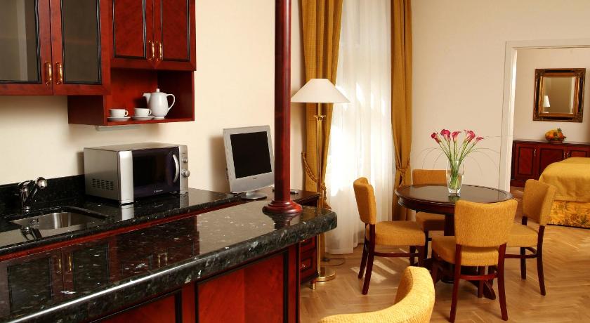 Image of Luxury One-Bedroom Apartment 5
