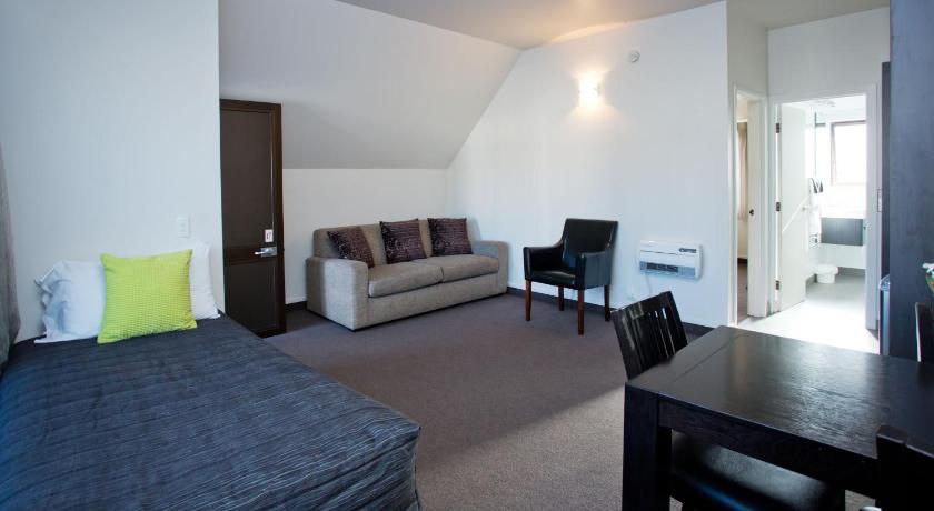 Image of Large One-Bedroom Apartment 15