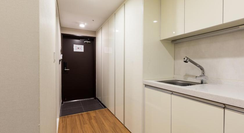 Image of Premier Twin 13
