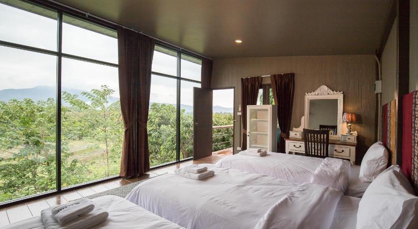 Chom Thong Thanburi Resort 3-Star Hotel restaurant