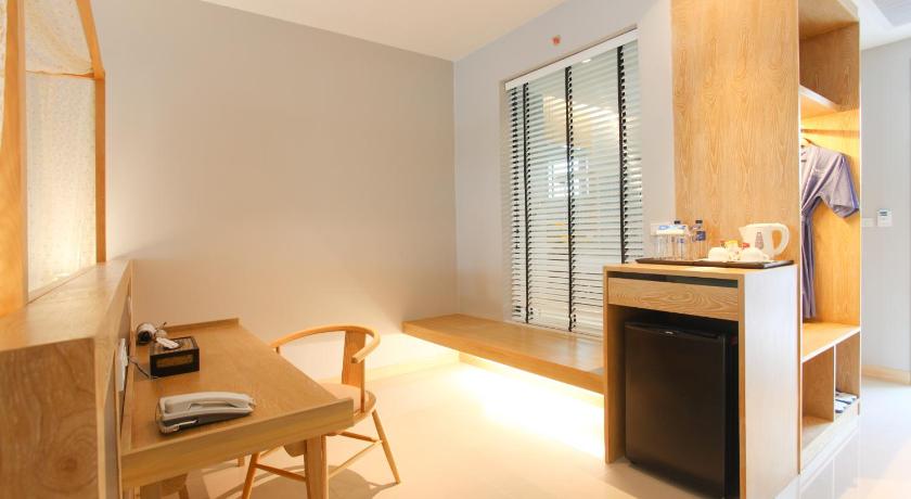 Image of Pool Suite 1