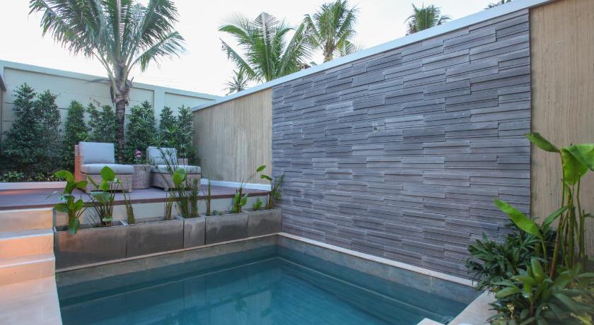 Image of Pool Suite 8