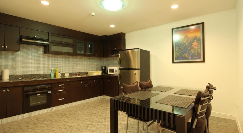Serena Sathorn Suite - image 10