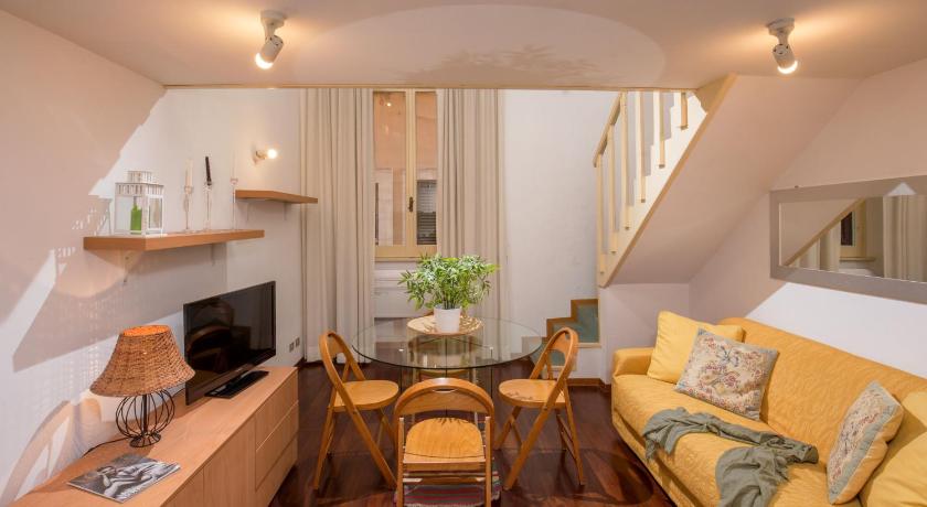 Best Price On Pantheon White Petite Maison In Rome Reviews - 