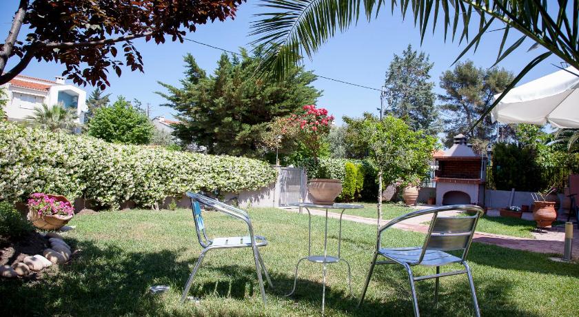 Apartments Eleni 4 Seasons — Hotel in Chalkidiki