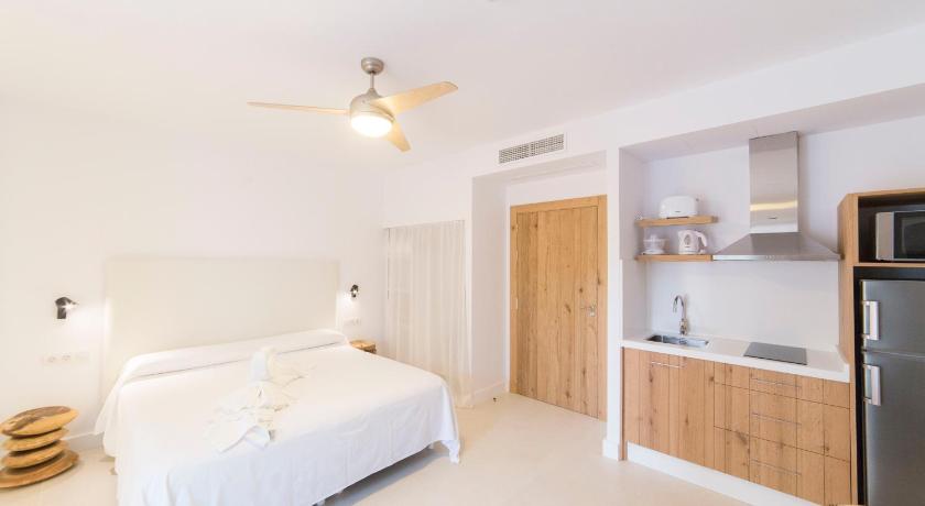 Sa Cala Suites — Hotel in Formentera
