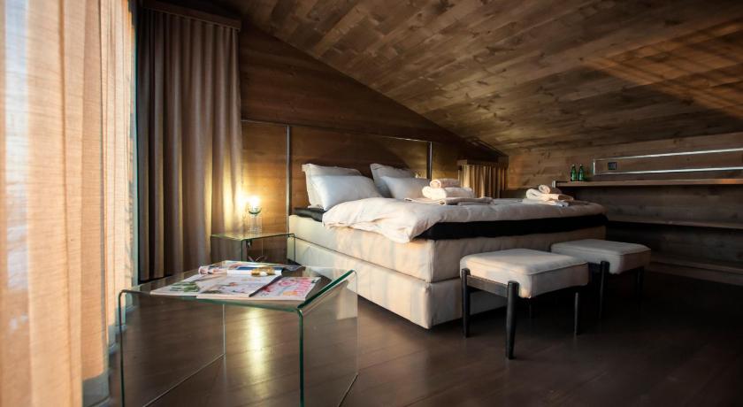 KOZA U WOZA luxury wooden house ecoSPA goat cheese&wine photo